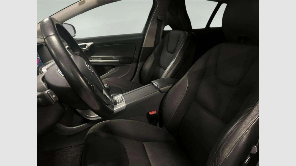 Volvo V60 2.0 D3 Momentum