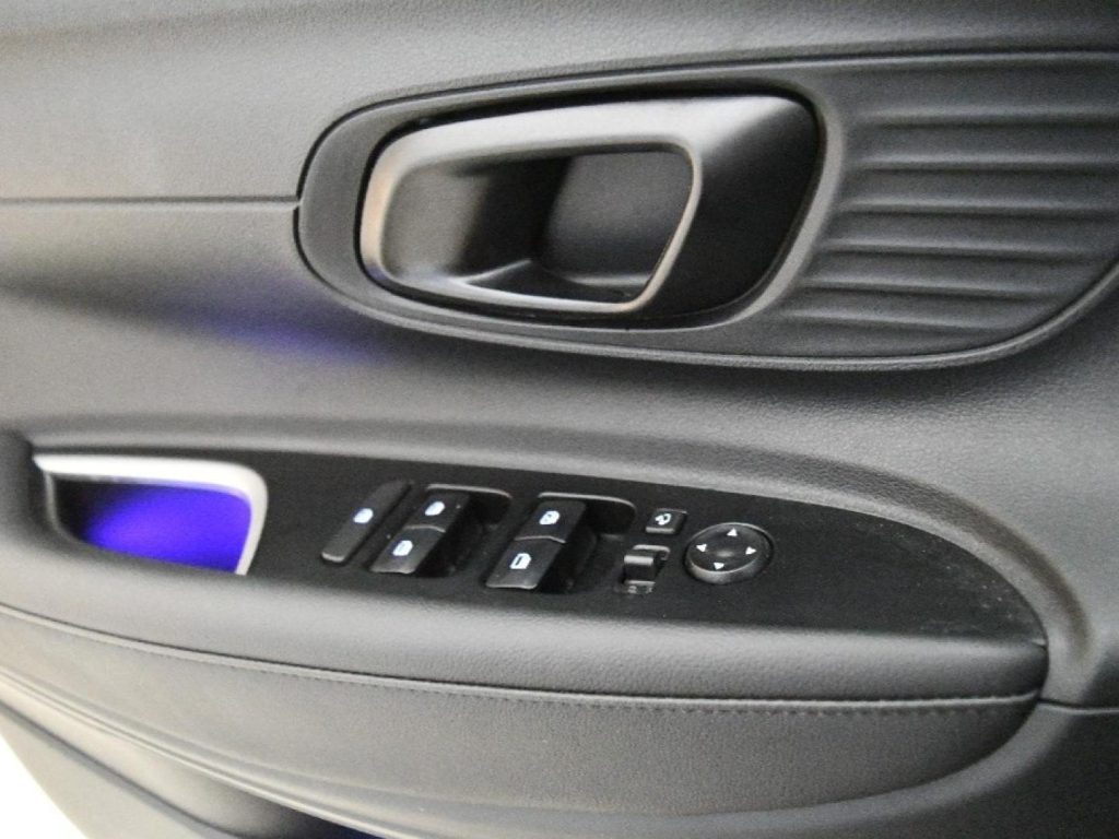 HYUNDAI BAYON 1.0 TGDI 74kW (100CV) 48V Maxx