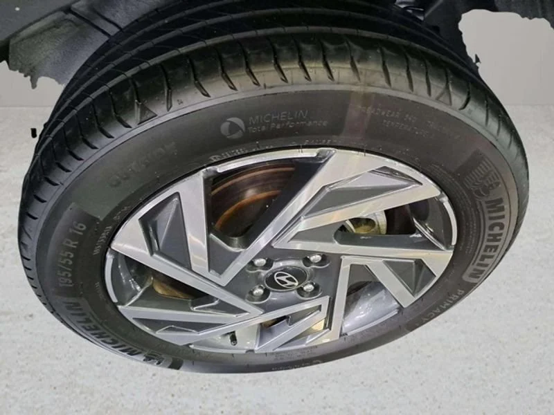 Hyundai BAYON 1.0 TGDI 74kW (100CV) 48V Maxx