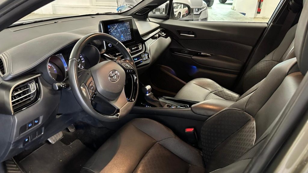 Toyota C-HR 2.0 180H Advance