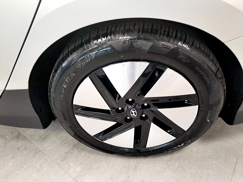 Hyundai IONIQ 6 77kWh 168kW Star RWD